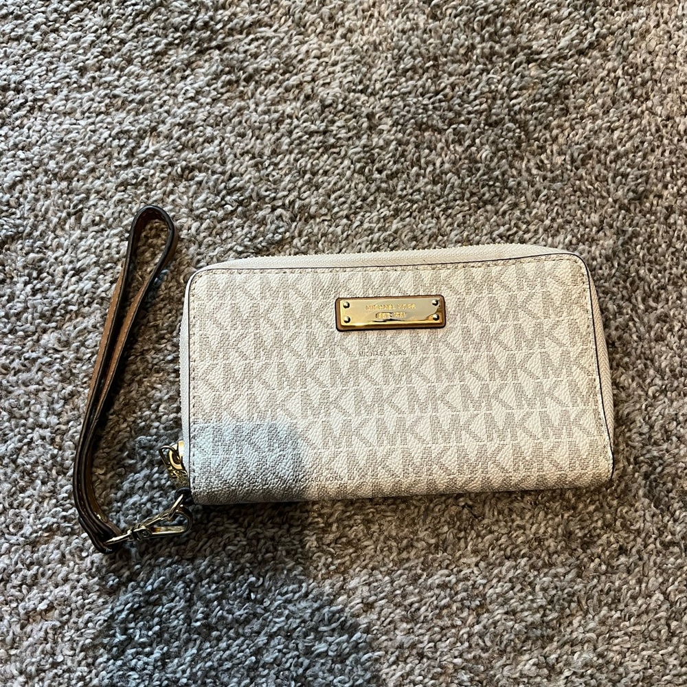 Michael Kors Wristlet Wallet